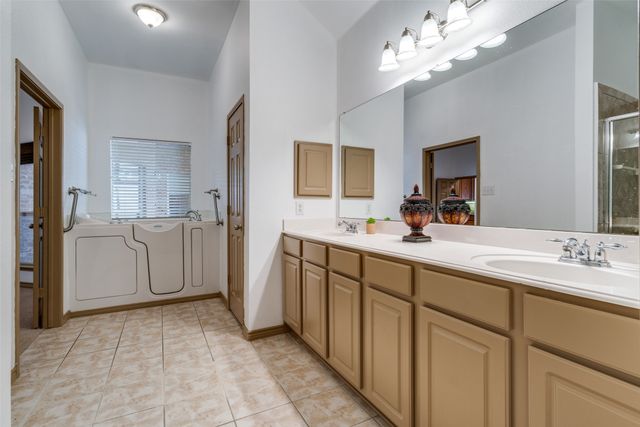 7586 saint Stephens Square, Frisco, TX 75035