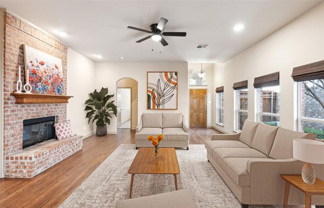 7586 saint Stephens Square, Frisco, TX 75035