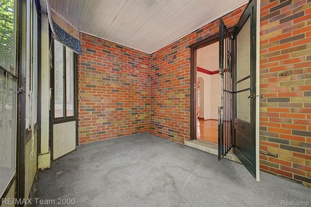 18085 Warrington Drive, Detroit, MI 48221