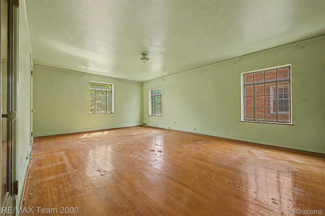 18085 Warrington Drive, Detroit, MI 48221