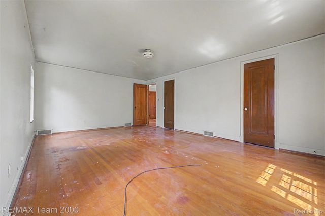 18085 Warrington Drive, Detroit, MI 48221