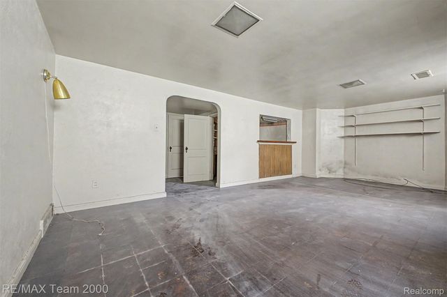 18085 Warrington Drive, Detroit, MI 48221