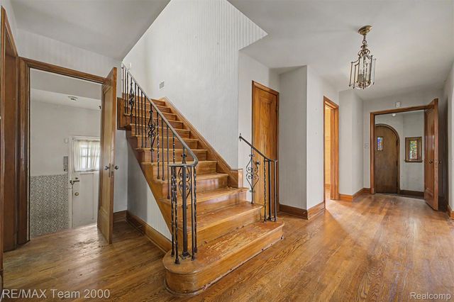 18085 Warrington Drive, Detroit, MI 48221