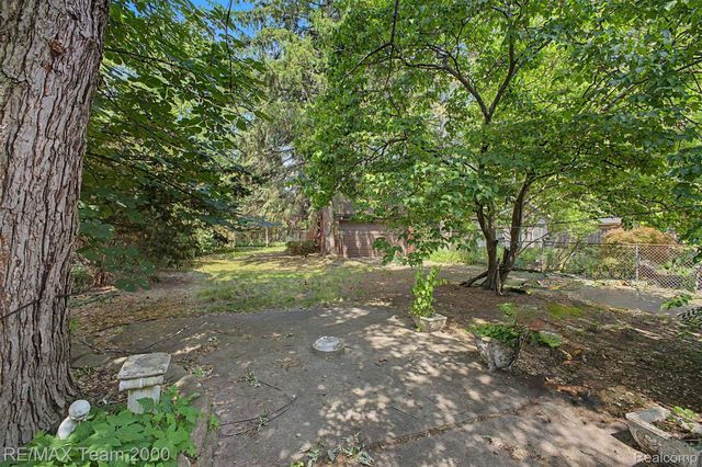18085 Warrington Drive, Detroit, MI 48221