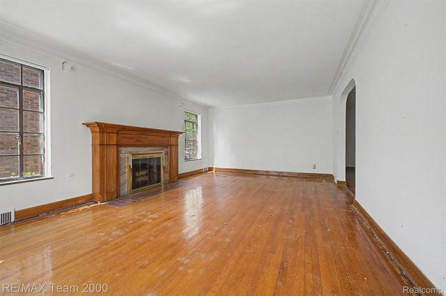 18085 Warrington Drive, Detroit, MI 48221