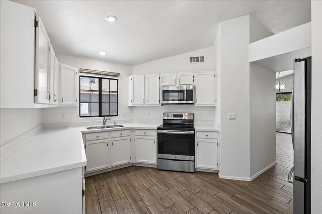 2053 W COLUMBINE Drive, Phoenix, AZ 85029