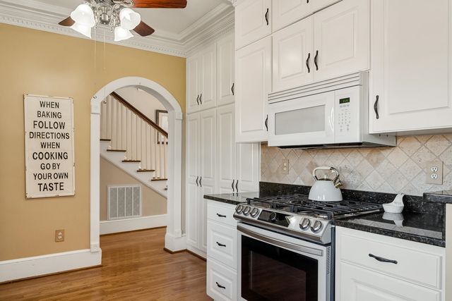 308 W Walnut Street, Clinton, SC 29325