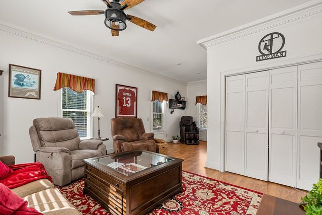 308 W Walnut Street, Clinton, SC 29325