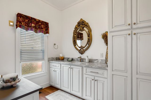 308 W Walnut Street, Clinton, SC 29325