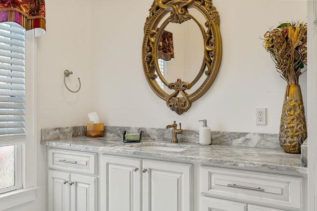 308 W Walnut Street, Clinton, SC 29325