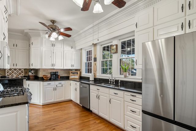 308 W Walnut Street, Clinton, SC 29325