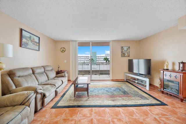3161 S Ocean Drive 409, Hallandale Beach, FL 33009