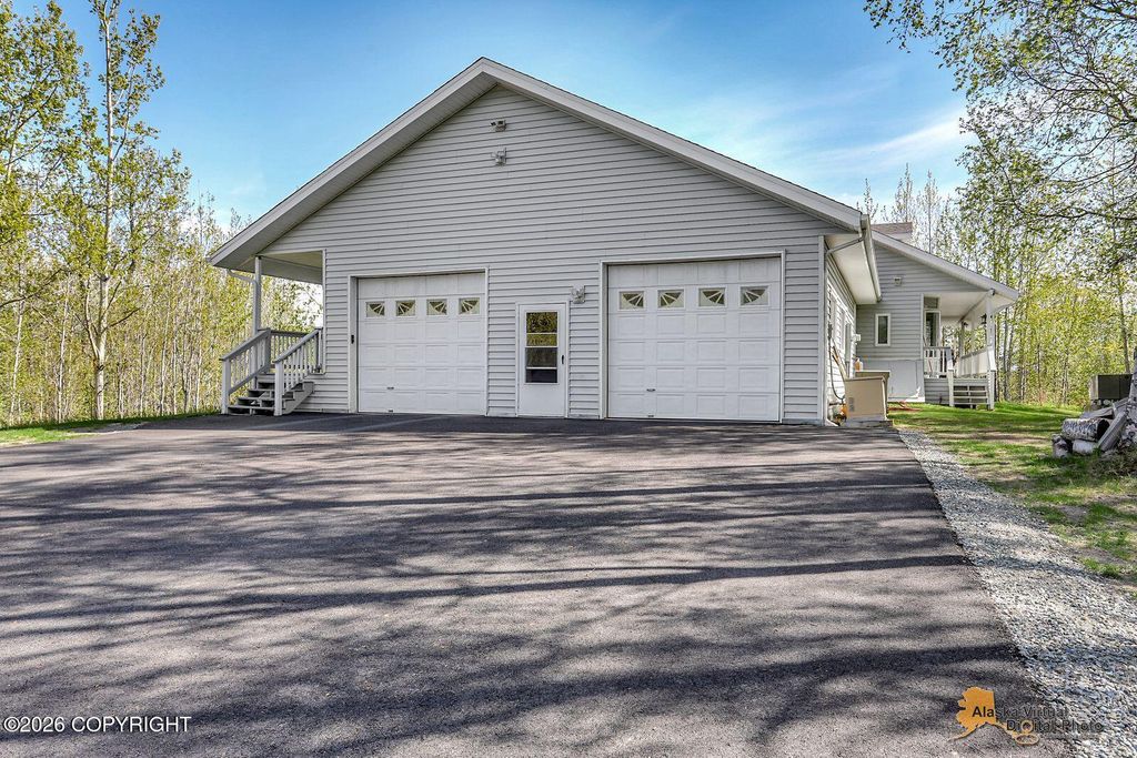 12102 E Fence Line Drive, Palmer, AK 99645