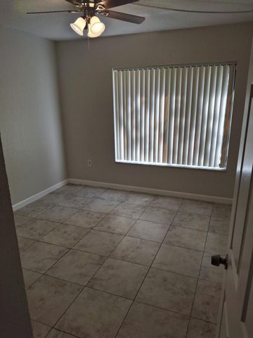 3238 Coral Lake Lane, Coral Springs, FL 33065