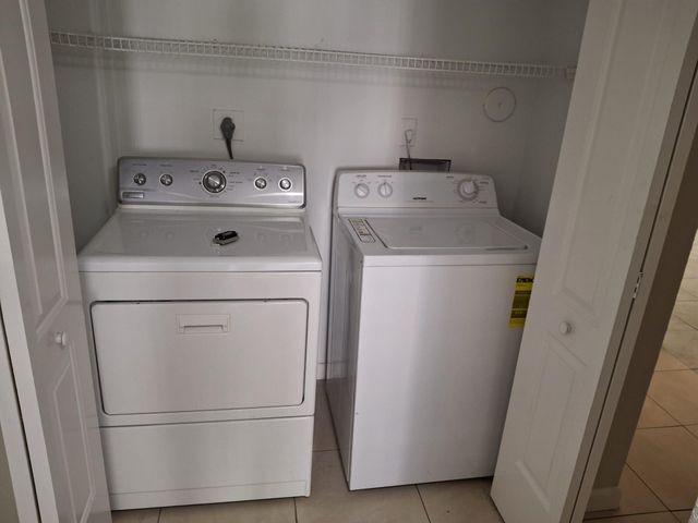 3238 Coral Lake Lane, Coral Springs, FL 33065