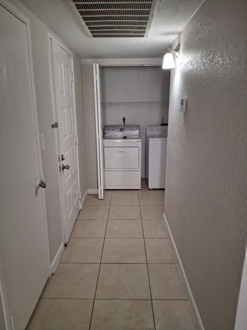 3238 Coral Lake Lane, Coral Springs, FL 33065