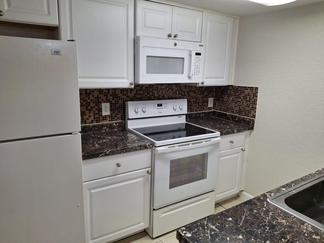 3238 Coral Lake Lane, Coral Springs, FL 33065