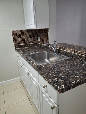 3238 Coral Lake Lane, Coral Springs, FL 33065