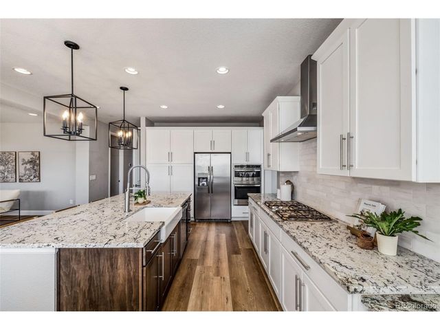 204 Horizon Ave, Erie, CO 80516