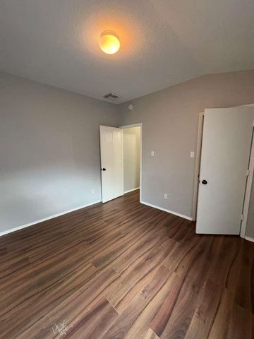 7714 Sunburst Trail Drive, Cypress, TX 77433