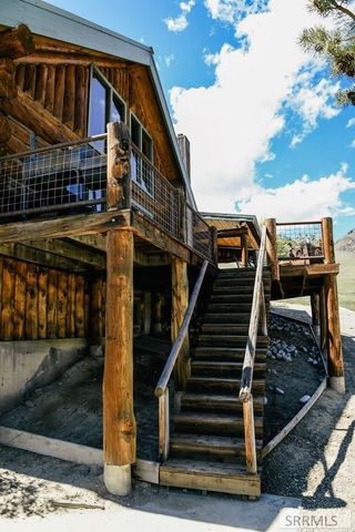 59 Savage Ranch Road, Salmon, ID 83467
