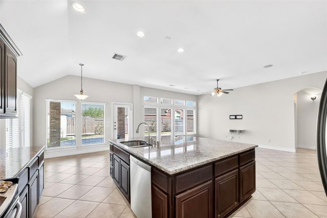 13603 Summer Cloud Lane, Pearland, TX 77584