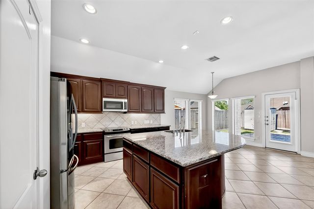 13603 Summer Cloud Lane, Pearland, TX 77584