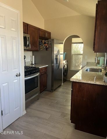 1642 Dick Mayers Drive, El Paso, TX 79936