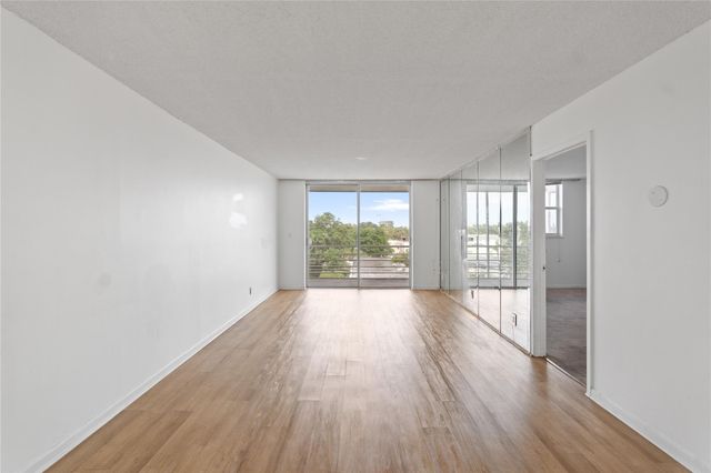 1830 Dixieanna St 404, Hollywood, FL 33020