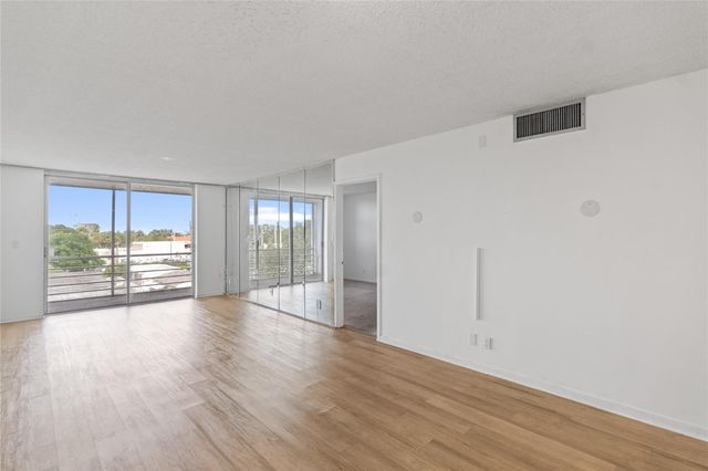 1830 Dixieanna St 404, Hollywood, FL 33020