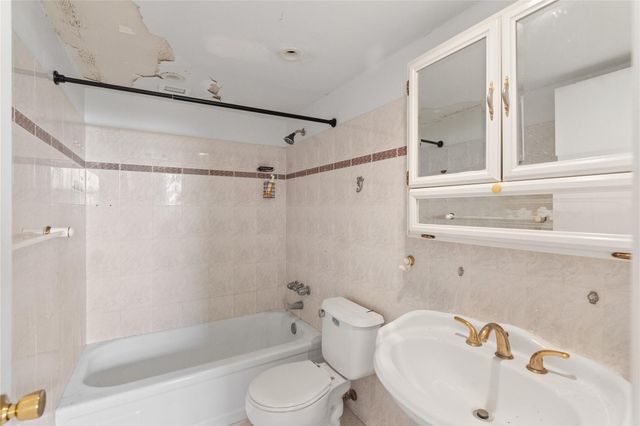 1830 Dixieanna St 404, Hollywood, FL 33020