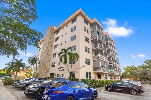 1830 Dixieanna St 404, Hollywood, FL 33020
