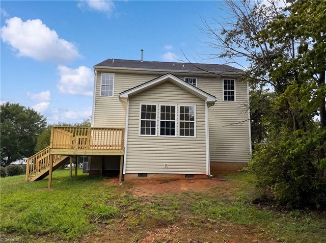 112 Rockbridge Court, Kernersville, NC 27284