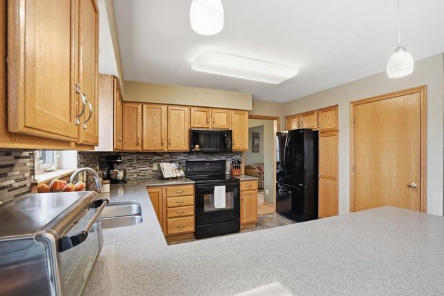 500 Larum Lane, Stoughton, WI 53589