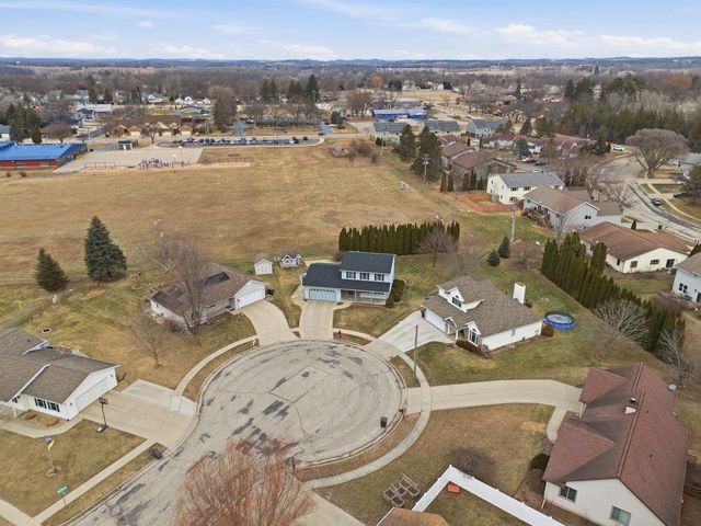 500 Larum Lane, Stoughton, WI 53589