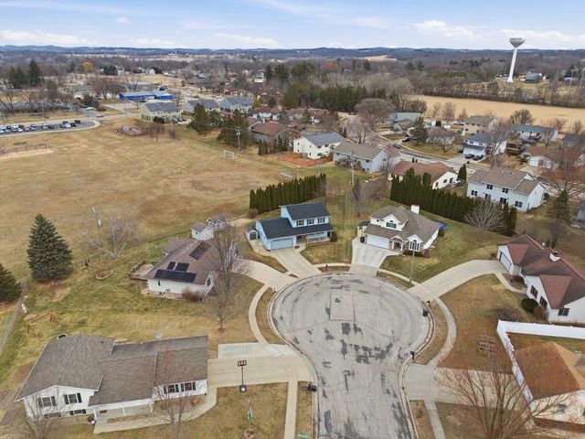 500 Larum Lane, Stoughton, WI 53589