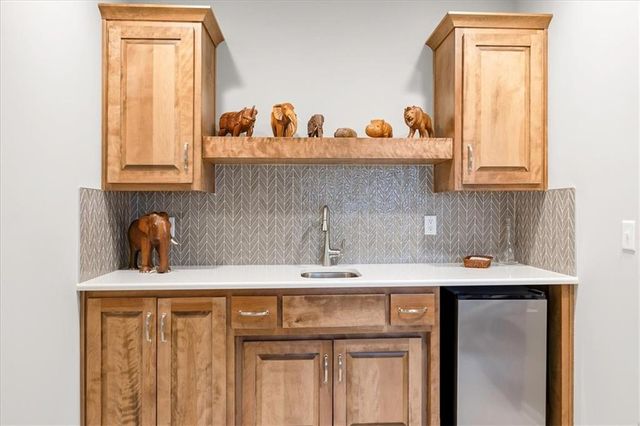 14462 Aurora Lane, Basehor, KS 66007