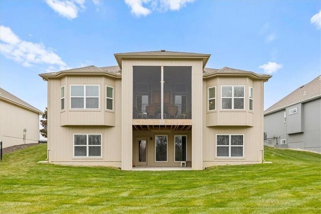 14462 Aurora Lane, Basehor, KS 66007