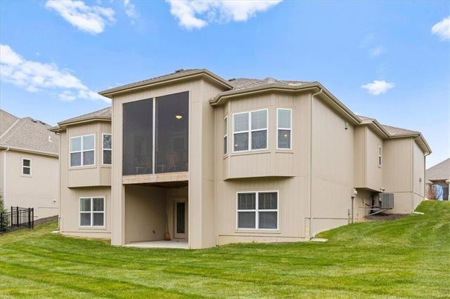 14462 Aurora Lane, Basehor, KS 66007