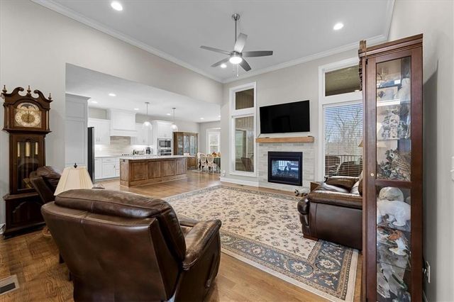 14462 Aurora Lane, Basehor, KS 66007