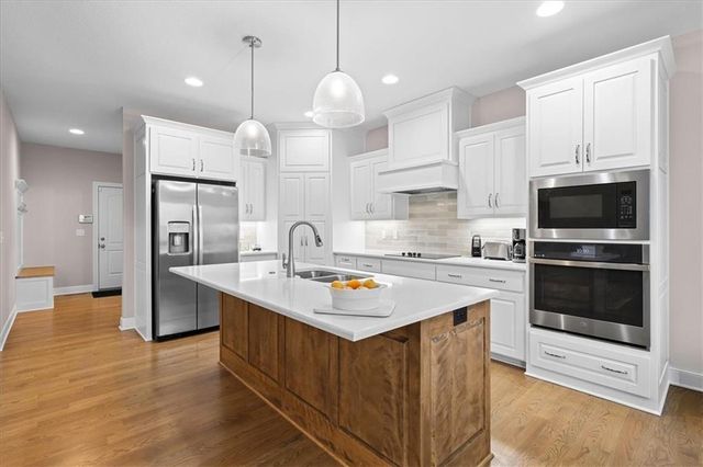 14462 Aurora Lane, Basehor, KS 66007