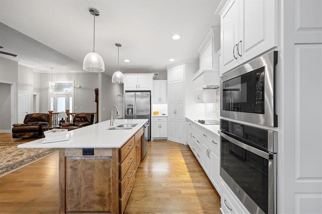 14462 Aurora Lane, Basehor, KS 66007