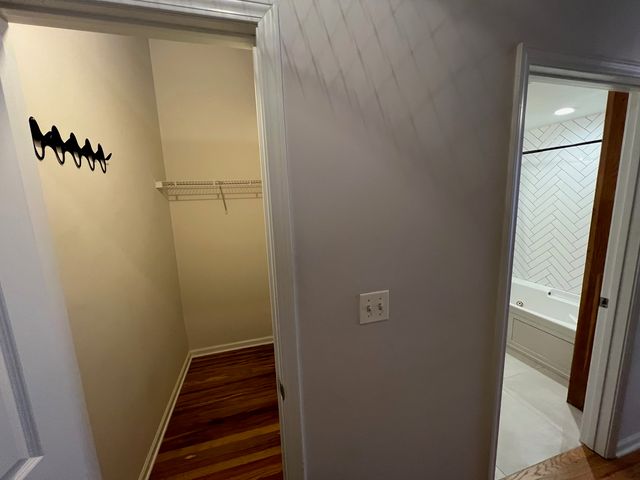 2806 N Oakley Avenue 408, Chicago, IL 60618