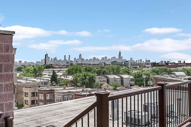 2806 N Oakley Avenue 408, Chicago, IL 60618