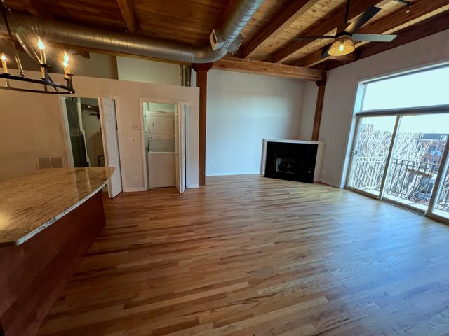 2806 N Oakley Avenue 408, Chicago, IL 60618