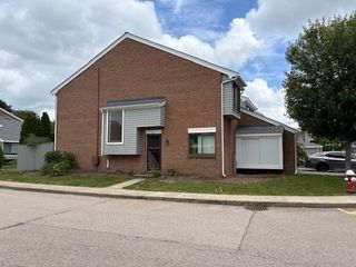 64 Laurelwood Dr 64, Stoughton, MA 02072