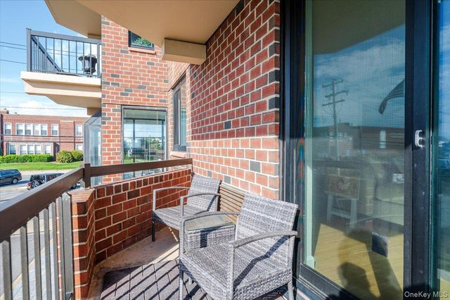 730 W Broadway 2J, Long Beach, NY 11561