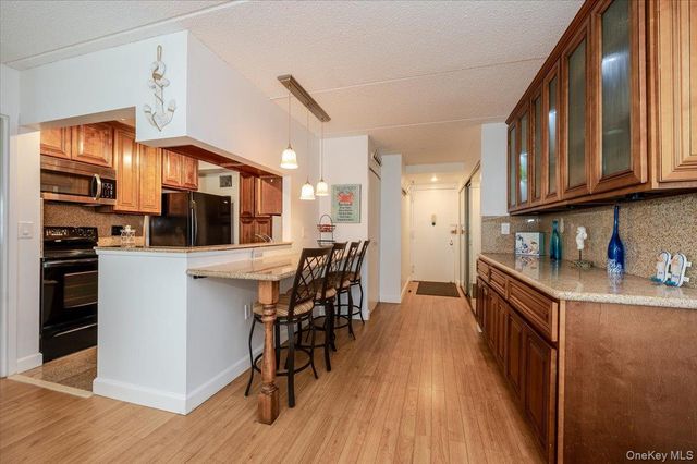 730 W Broadway 2J, Long Beach, NY 11561