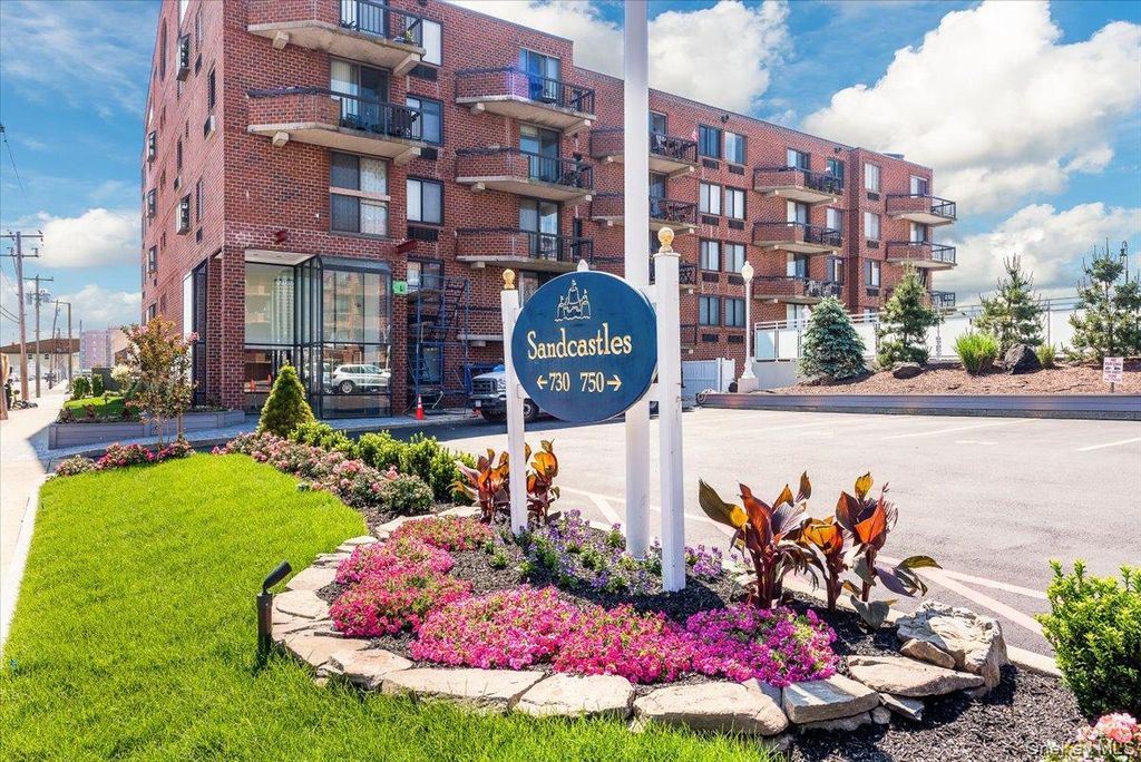 730 W Broadway 2J, Long Beach, NY 11561