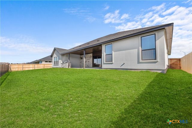 2042 Gray Fox Drive, Nolanville, TX 76559